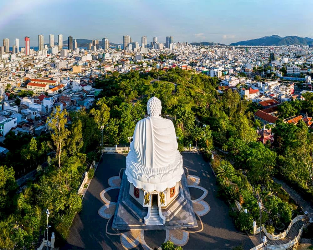 From Trai Thuy Hill’s summit, the whole view of Nha Trang city opens up in view